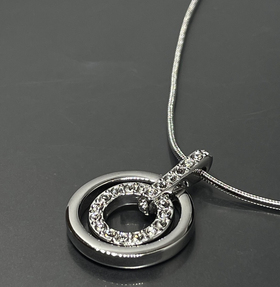 Swarovski Pendant Rowz Czubris Anniネックレス Swarovski Pendant Rowz Czubris Anniネックレス