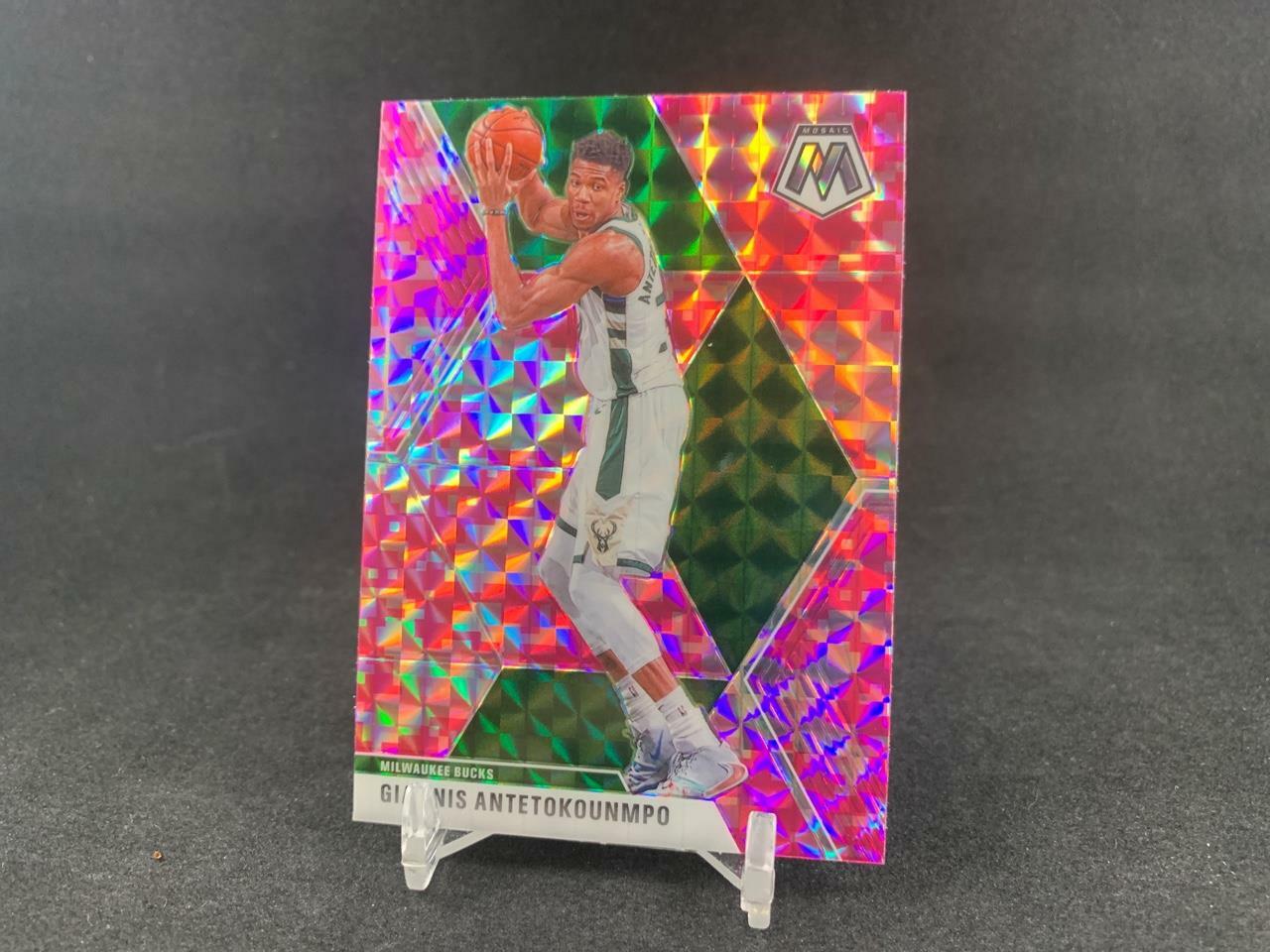 2019-20 PANINI MOSAIC GIANNIS ANTETOKOUNMPO #75 PINK CAMO MOSAIC PRIZM BUCKS