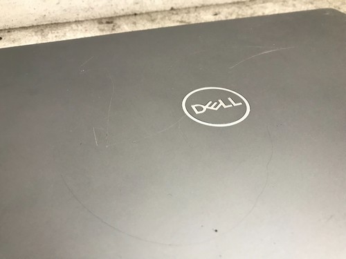 Dell Precision 5540 / Intel Core i9-9880H 2,30 GHz / 16 GB RAM / 256 GB SSD - Foto 7 di 9