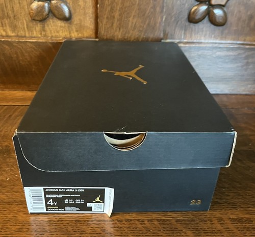 Jordan Max Aura 3 GS, White Roma/Green, Größe 4Y - Bild 11 von 13