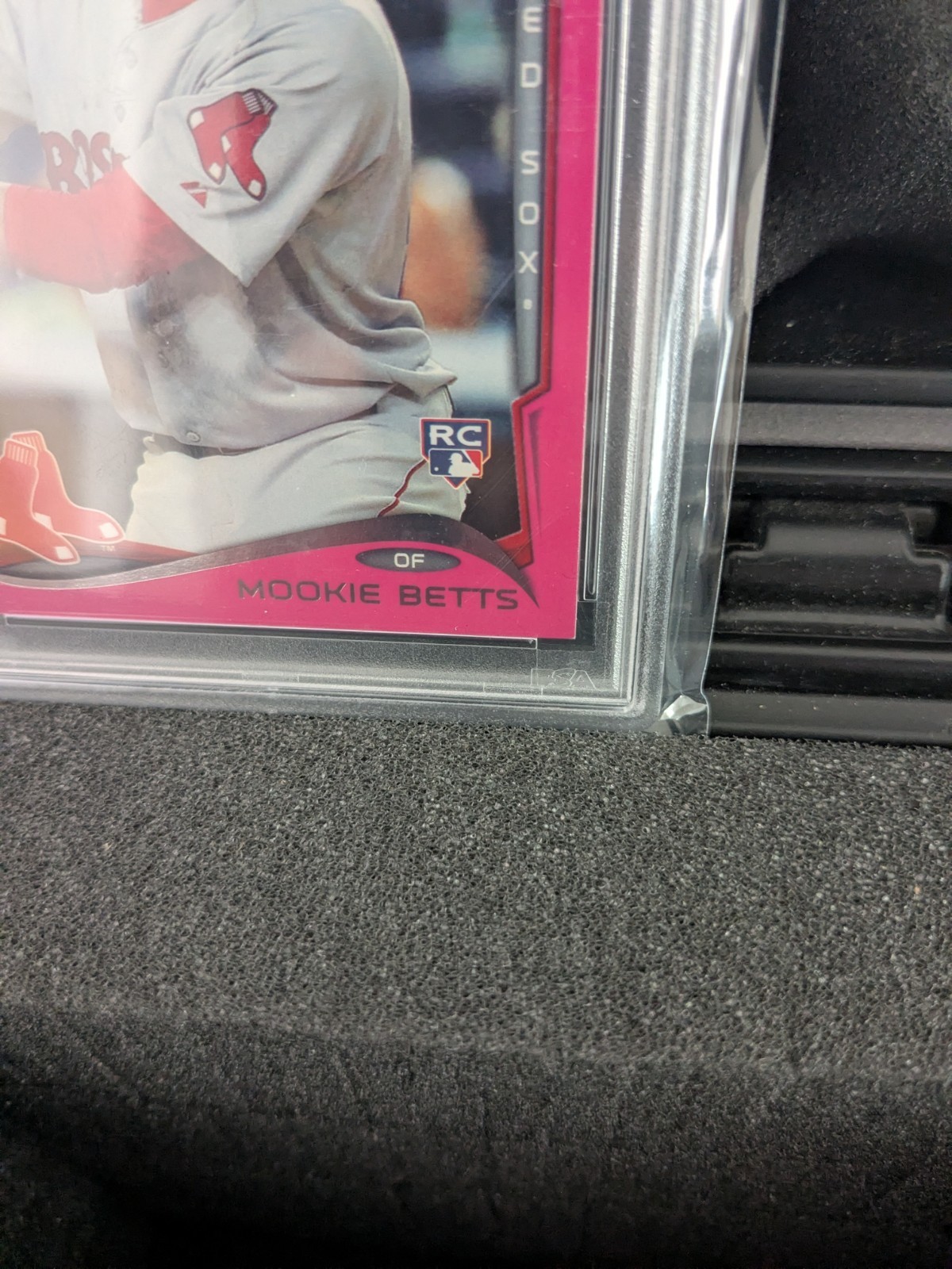 2014 Topps Update US26 Mookie Betts Pink Refractor #/50 PSA 9 view 4