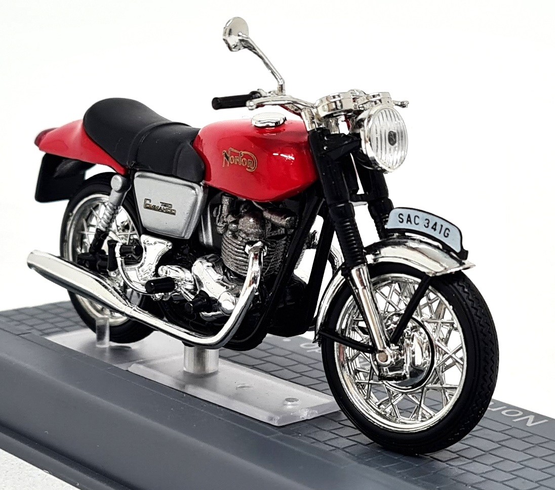 Ixo 1/24 Scale appx 9cms Norton Commando 1969 Red + Plinth Model Motorbike