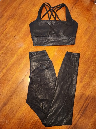 Buff Bunny Set Atletico Leggings (Taglia Small) E Reggiseno Sportivo (Taglia Small) Lucido