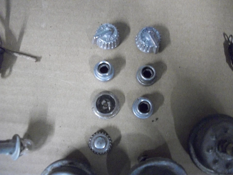 1949 VINTAGE CHRYSLER SWITCHES (3ea), Knobs, 6V VOLTAGE REG - Image 3 of 4