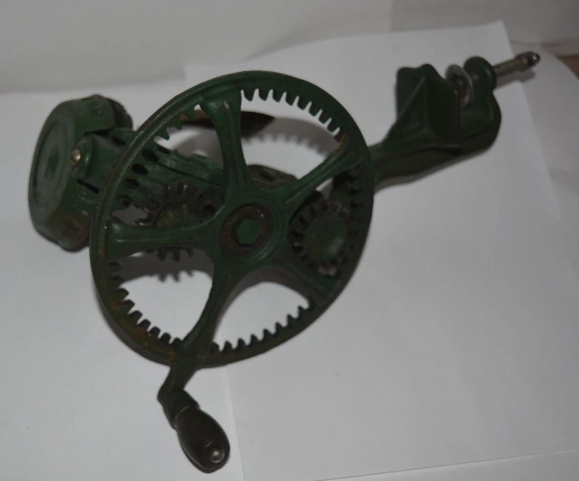 Vintage Cast Iron Reading Hardware Green Apple Peeler