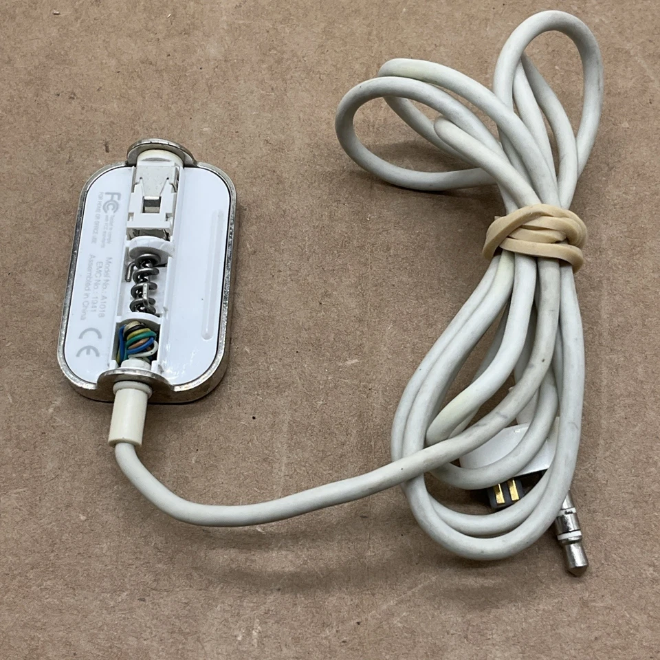 Genuine Apple iPod A1018 Headphones Remote Control White - Broken Clip - Image 3 of 4