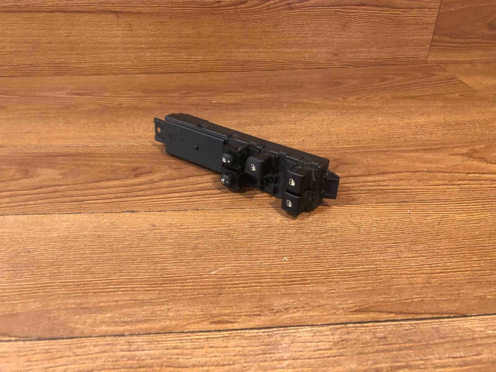 2003-2013 MASERATI QUATTROPORTE M139 FRONT LEFT MASTER WINDOW SWITCH CONTROL OEM