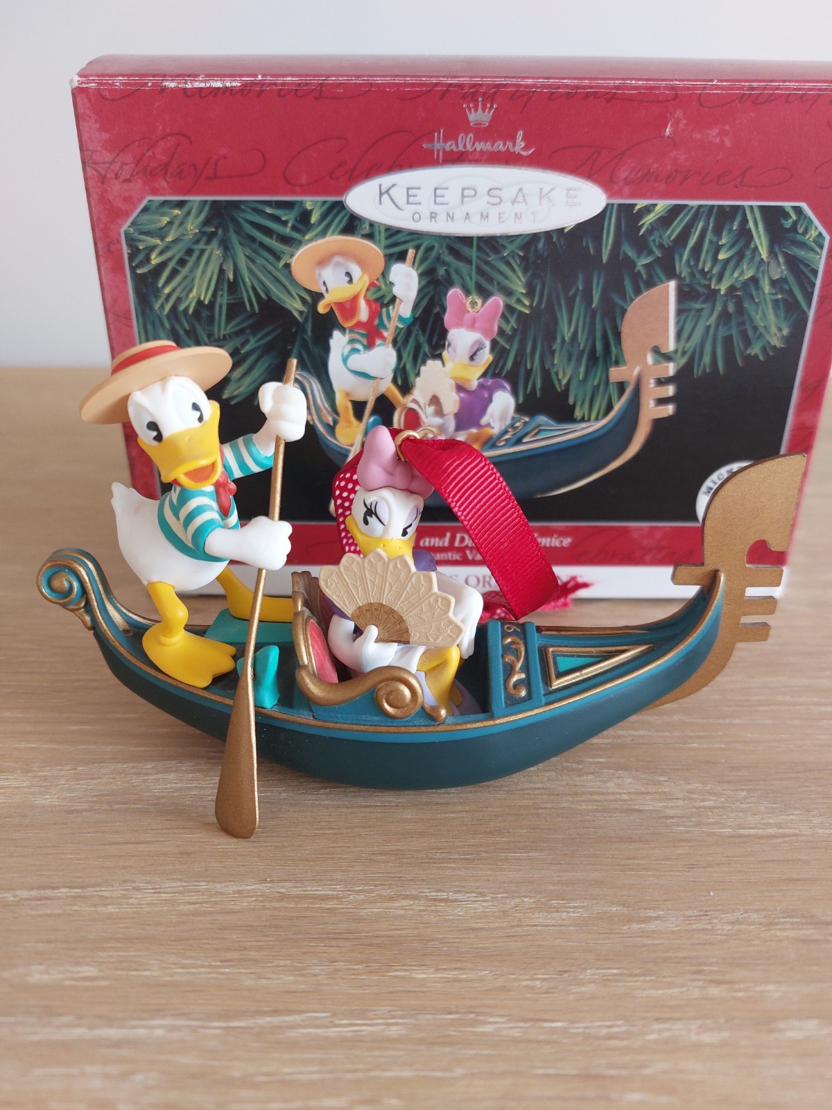 Hallmark Keepsake Donald and Daisy Duck in Venice Hanging Ornament 1998