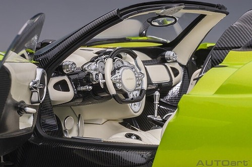 PAGANI HUAYRA ROADSTER VERDE FIRENZE 1:18 by AUTOART 78288 BRAND NEW RELEASE - Picture 8 of 12