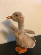 STEIFF Vintage 1952 1953 TULLA GOOSE METAL BUTTON IN WING