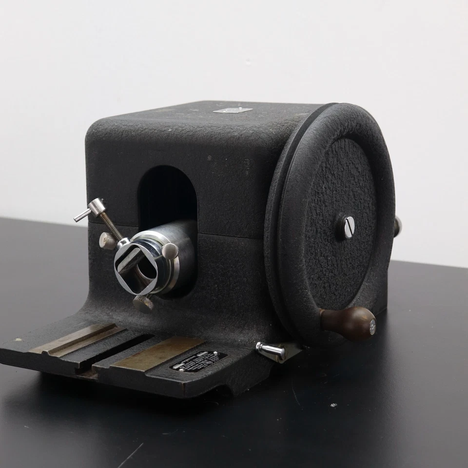 Vintage American Optical Spencer 820 Benchtop Manual Rotary Microtome - Image 4 of 4