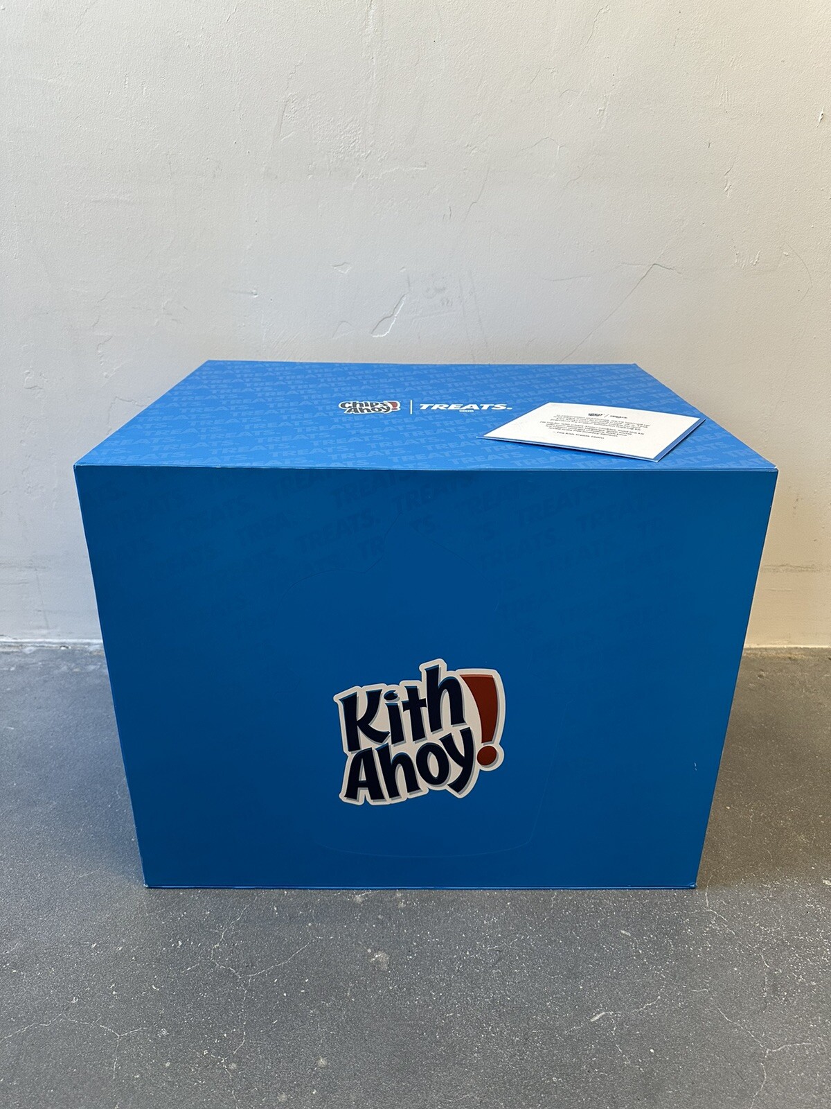 Kit Treats Chips Ahoy! Ice Cream Sandwich Maker Kit & Ice Cream Swirl