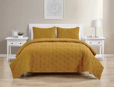 - Quilt Set, Soft Bedding with Matching Shams, Dorm Room Essentials, Use As B...