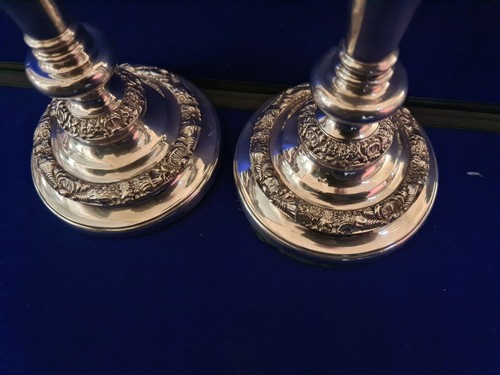 Par de Candelabros Sheffield Plate del Siglo XIX Decorados con Cáscara - Excelente - Imagen 2 de 12