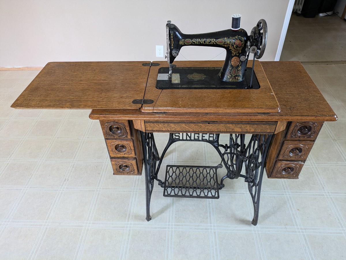 1920 Singer sewing machine, Model 66 Red Eye with Treadle