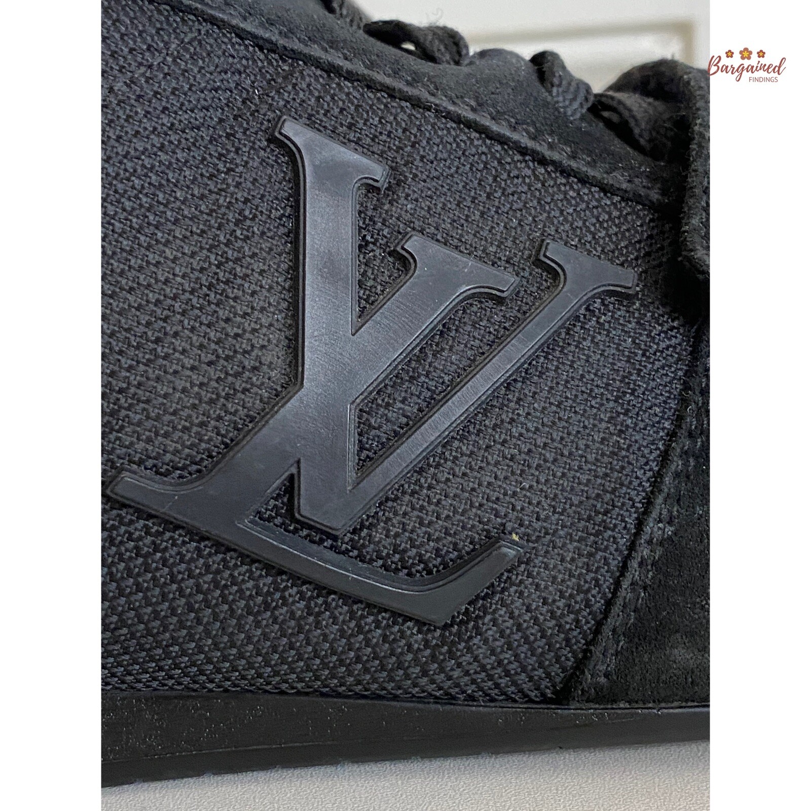 Authentic Louis Vuitton Black Mesh & Suede LV Logo Low Top Sneakers 38/8 image 3