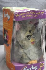 VINTAGE 1998 FURBY "Grey" w/ Grey Eyes Tiger Electronics Model 70-800