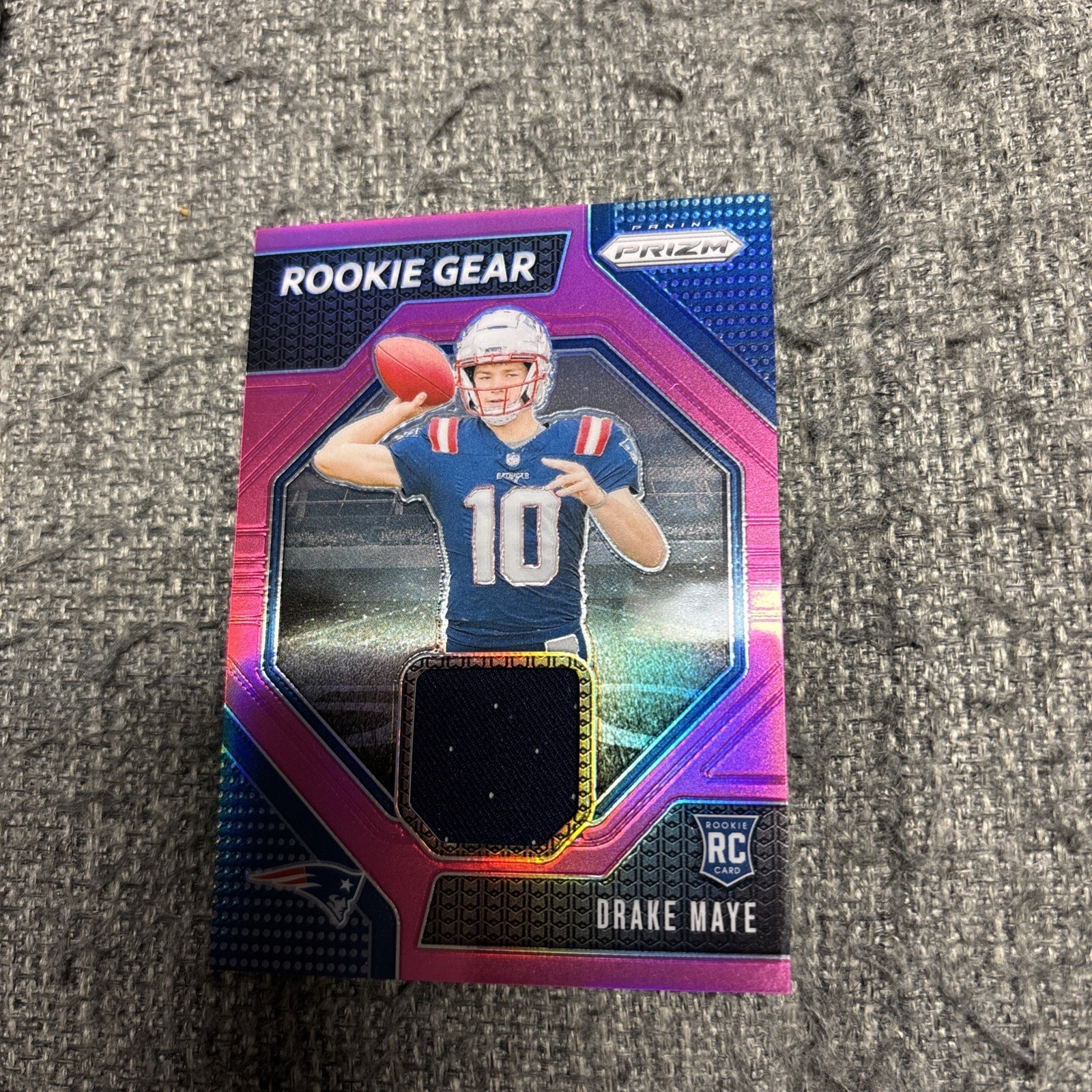 DRAKE MAYE - 2024 PRIZM #RG-DME - (RC) - PINK ROOKIE GEAR PATCH - PATRIOTS