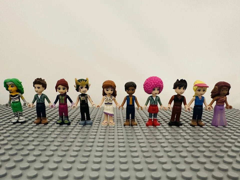 Lote De 20 Figuras Lego Aleatorias Amigos Niña Mujer Hombre Minifiguras Foto 4 de 4