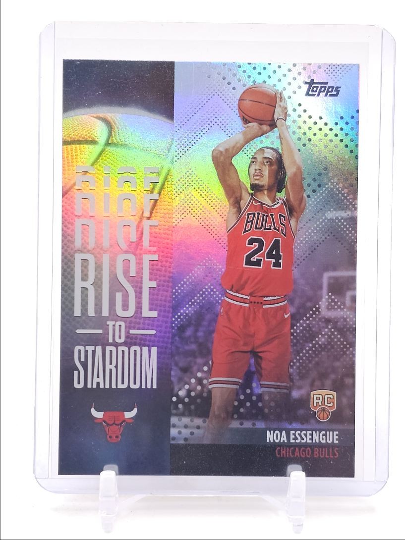 NOA ESSENGUE 2025-26 TOPPS RISE TO STARDOM ROOKIE RAINBOW FOIL RC Q5722