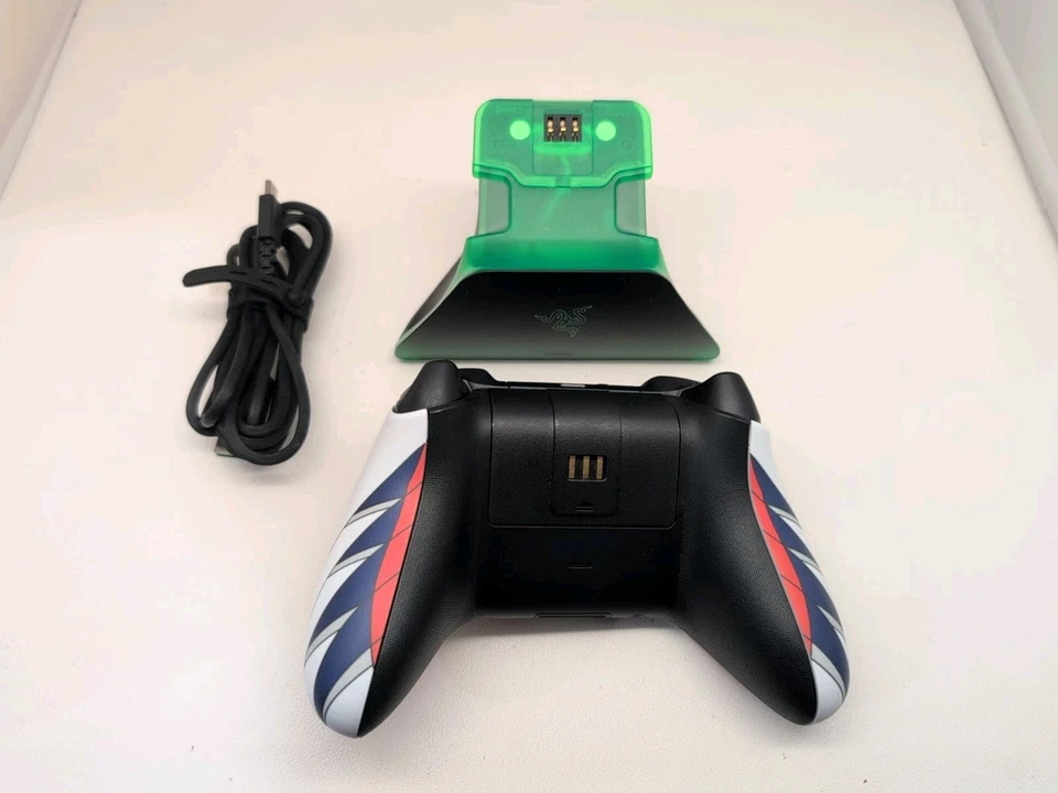 Captain America Razer Limited Edition Xbox Series Controller & Razer Stand - Image 3 of 4