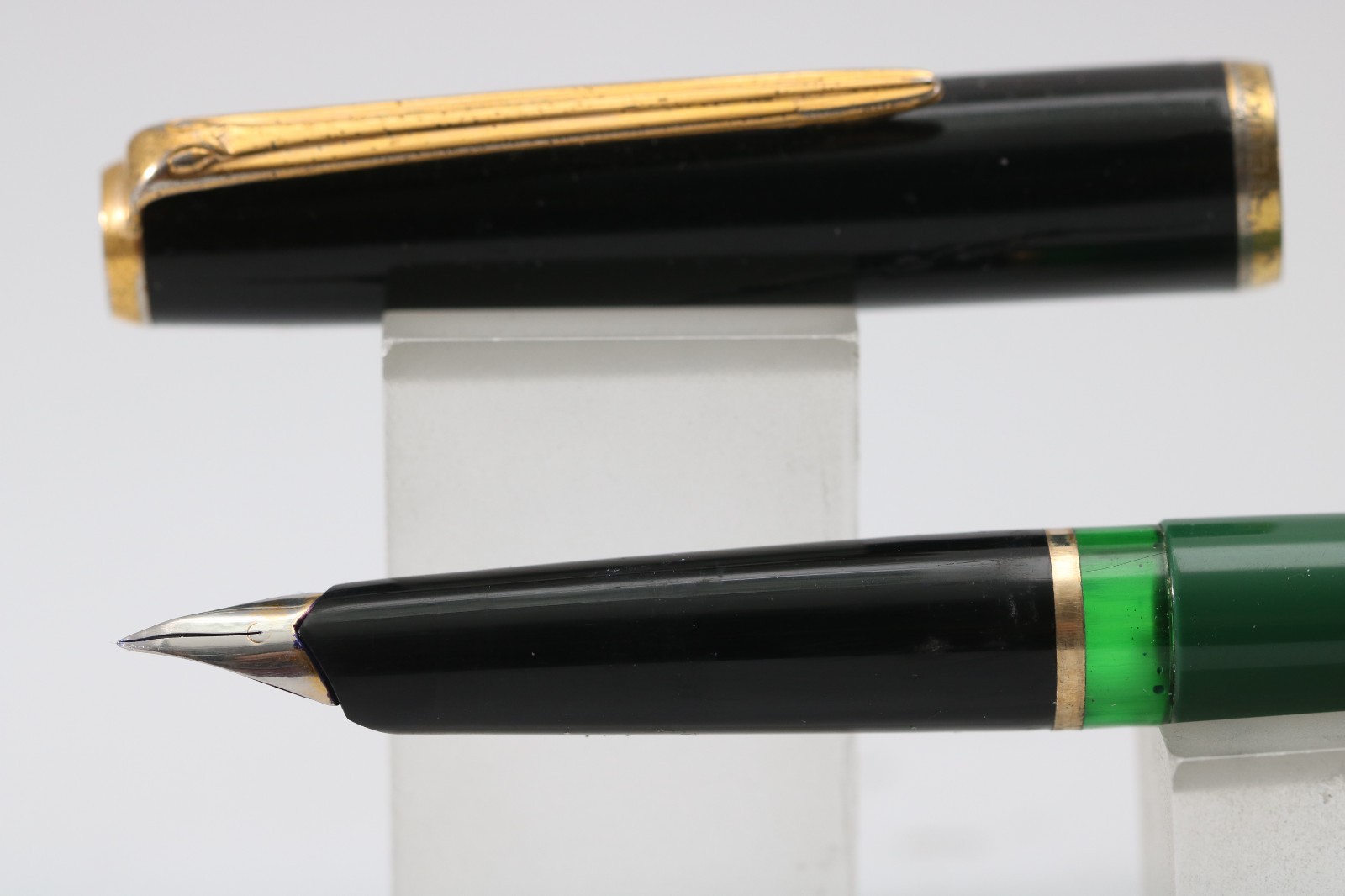 Vintage (c1967-69) Pelikan MK10 Green/Black Fine Fountain Pen (SPARE/REPAIRS)