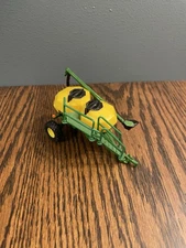 1/64 John Deere ERTL Model 1900 Commodity Cart
