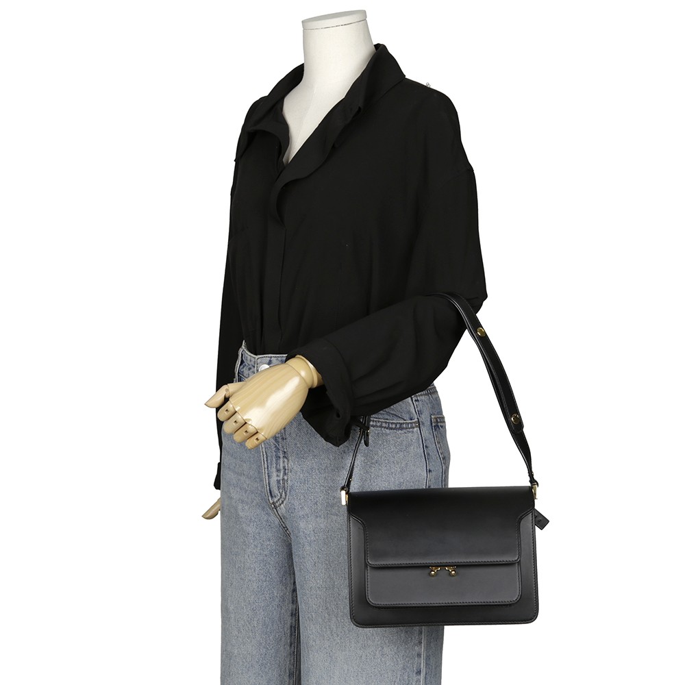 【関税&送料込】Marni Black Leather Shoulder Bag Black leather Trunkaroo medium shoulder bag | Marni