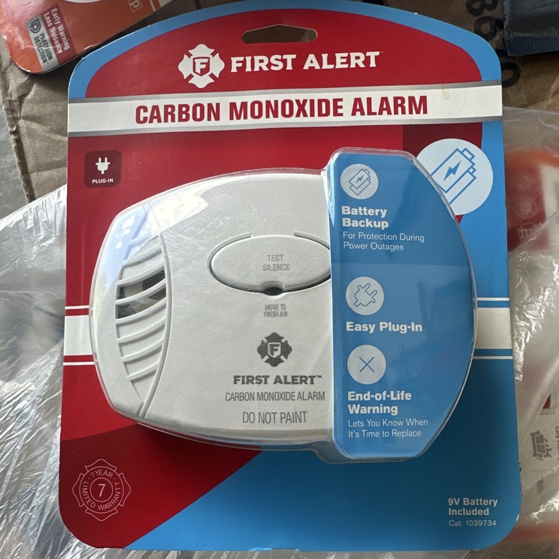 First Alert CO Alarm Plug-In Battery Backup End-of-Life 1039734