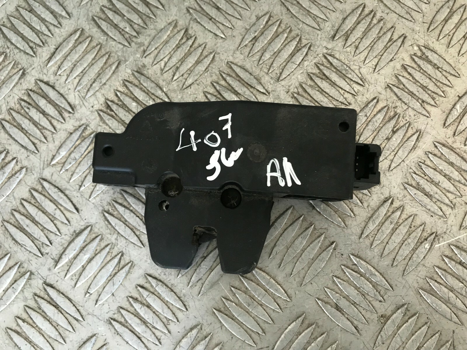 Picture 1 of 3