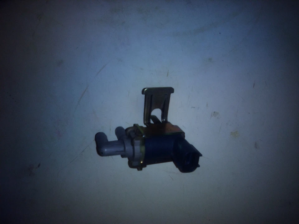 1997-99 TOYOTA TERCEL /PASEO SOLENÓIDE A VÁCUO GENUÍNO VSV # 90910-12178 - Imagem 3 de 4