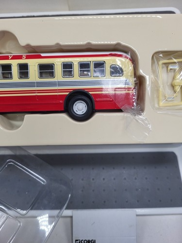 Corgi Classics GM Old Look 4515 Carolina Bus GM St. Louis 4505 Diecast Models L - Picture 13 of 13