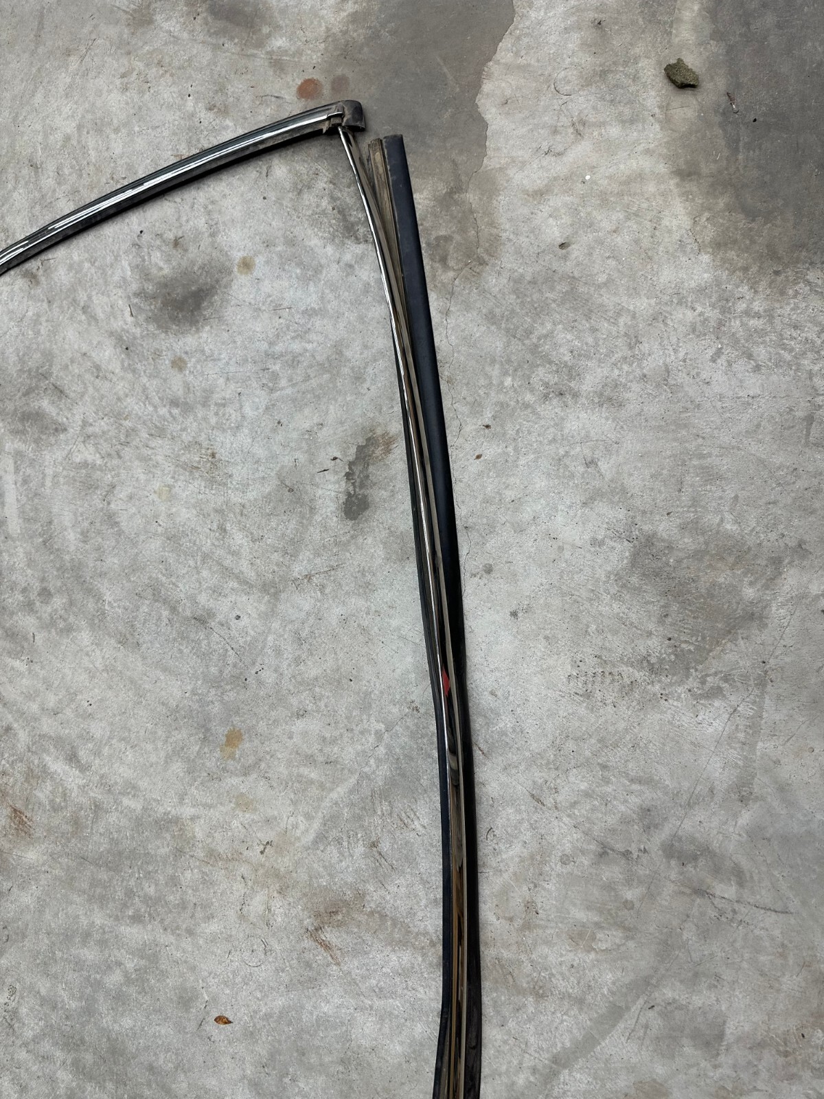 Rolls Royce Silver Seraph Rear Windshield Window Trim Chrome