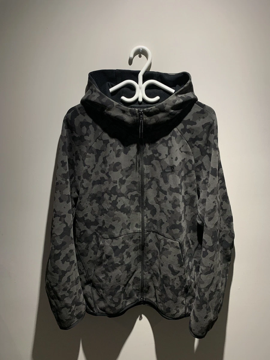 Nike clearance camo sweats
