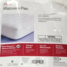 Room Essentials Plush Mattress Pad Twin XL Stain Release Moisture Wicking NEW