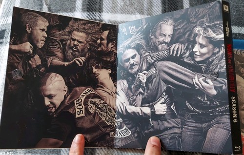 Sons of Anarchy Season 6 Blu-ray Set with Exclusive Extras - Picture 2 of 3