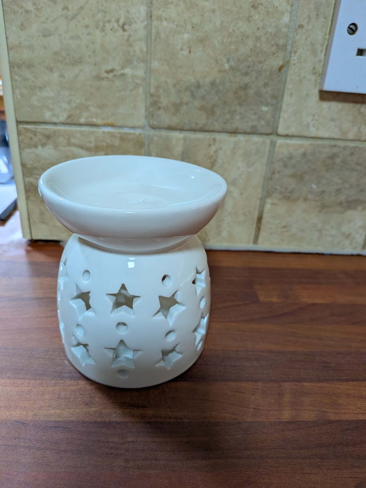 White Ceramic Wax Melter Tea Light Powered Oil Burner Aromatherapy Butterfly