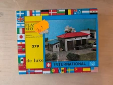 ALFA INTERNATIONAL - Cottage Garage BUILDING KIT #379 - HO TRAIN