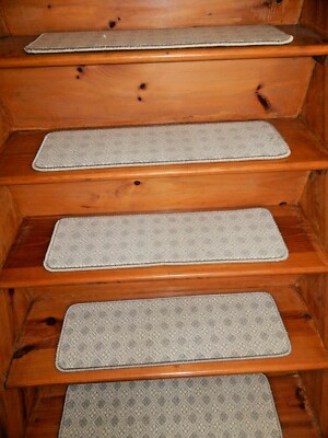 13 Step  9'' x 28'' + landing 28'' x 30''  Stair Treads  Wool Woven Tufted .