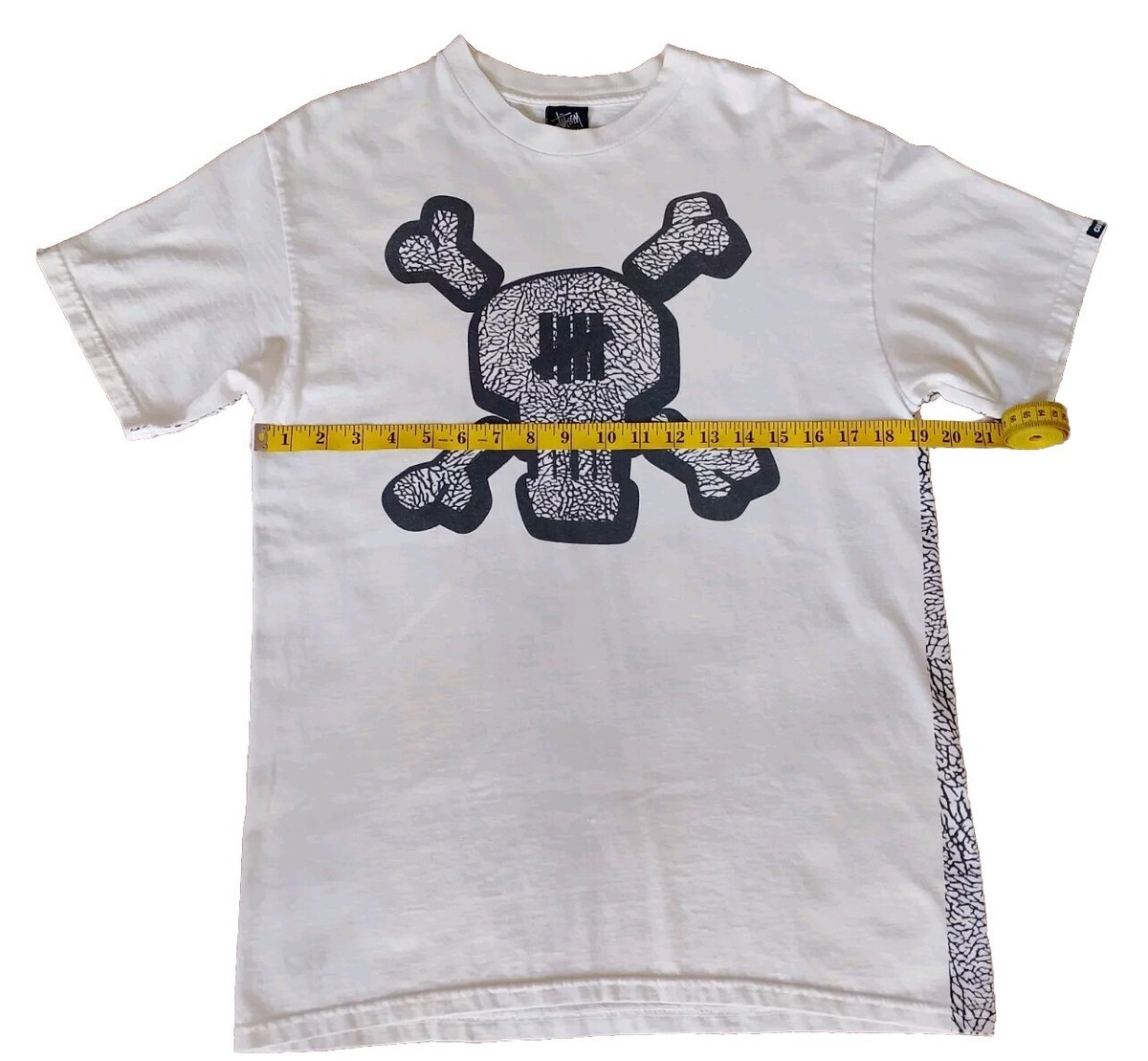STUSSY UNDEFEATED Customade Skull Crossbones Cement Print White
