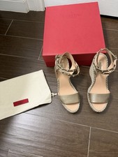 Sandalias de cuña Valentino Garavani Rockstud doble alpargata en cuero metalizado