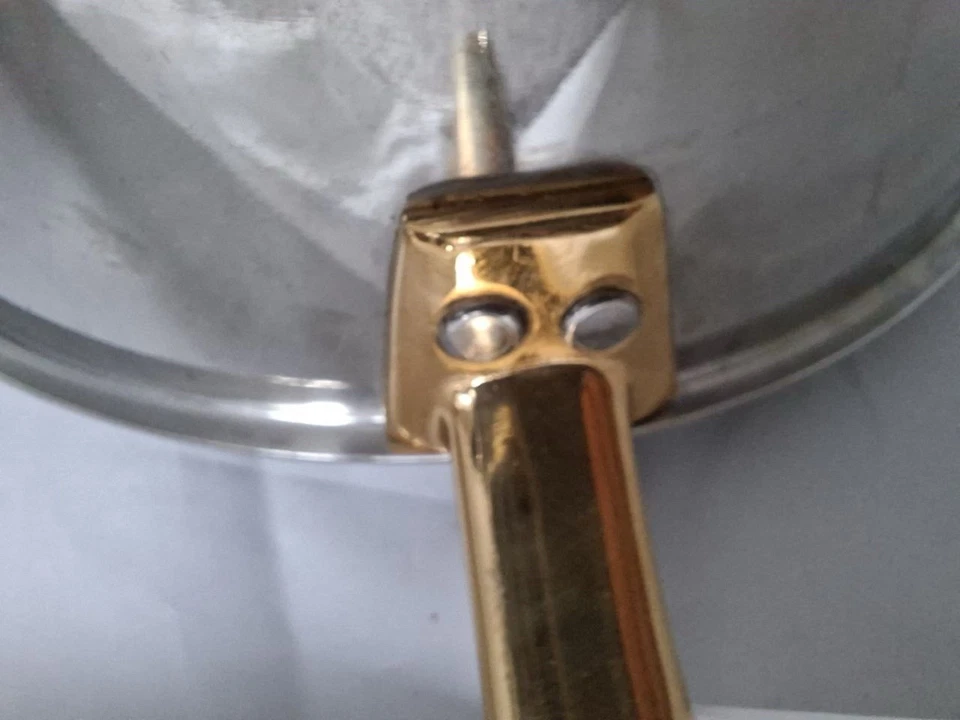 Spring Goldstar Sauteuse 20 cm Edelstahl mit Deckel – vergoldeter Griff Schweiz - Bild 4 von 4