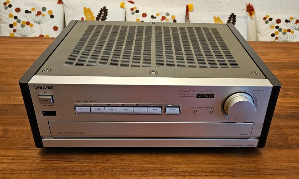 Sony TA-F870ES. Hochwertige Vollverstärker. Sehr Gepflegt, super Klang. Mit FB. - Bild 3 von 4