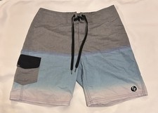 Men's Size 30 Ezekiel Board Model Board Short