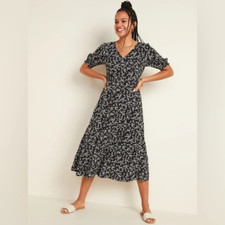 Old Navy Shortsleeved Fit + Flare Woven V-neck Dress Black Floral Medium NWT