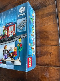 LEGO Creator Winter Holiday Train 10254 & Winter Village Station 10259