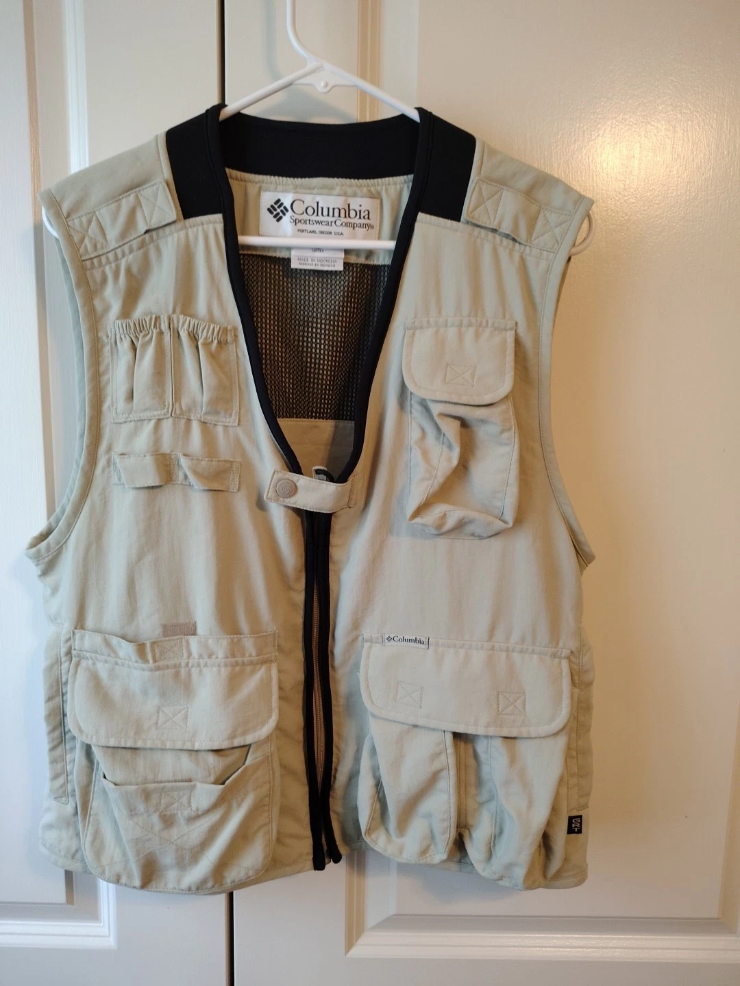 Columbia Mens Sportsman Hunting Fishing Vest Beige Size Small