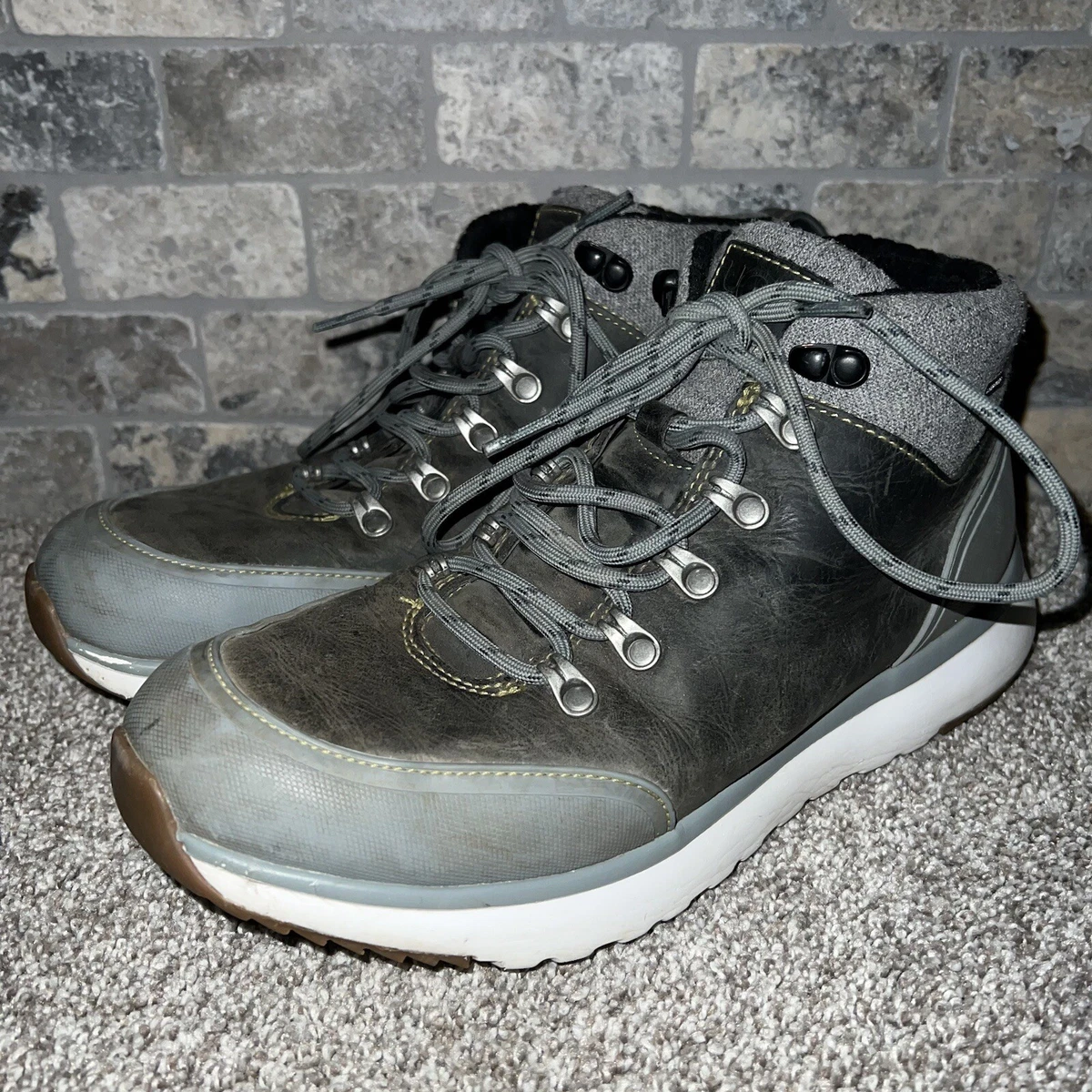 UGG Thinsulate 3M Gray Lace Up Water Resistant Boots Mens Size 11