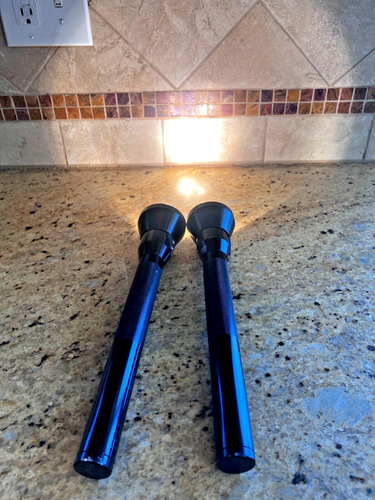 Streamlight Ultra Stinger pre-owned 2 for 1 price - Picture 5 of 5