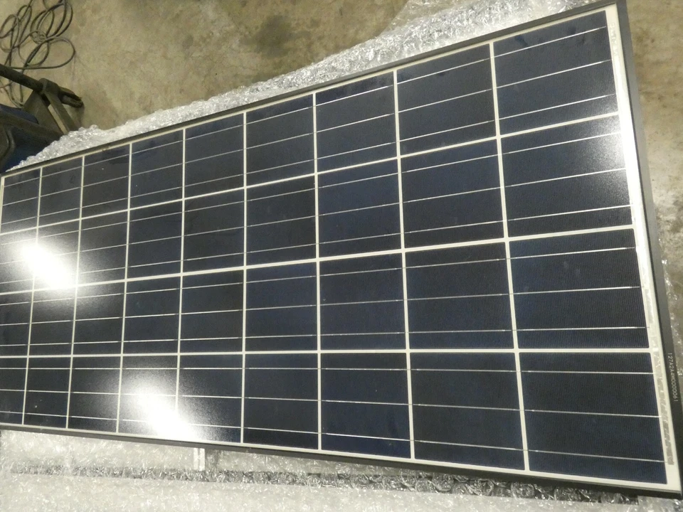 Lote de 2 módulos solares fotovoltaicos Kyocera KD140GX-LFBS - Imagem 2 de 4
